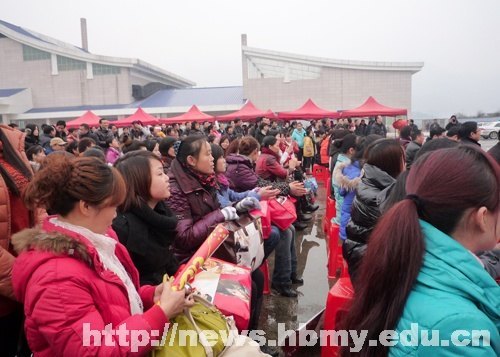 流动人口慰问_困难流动人口慰问活动(2)