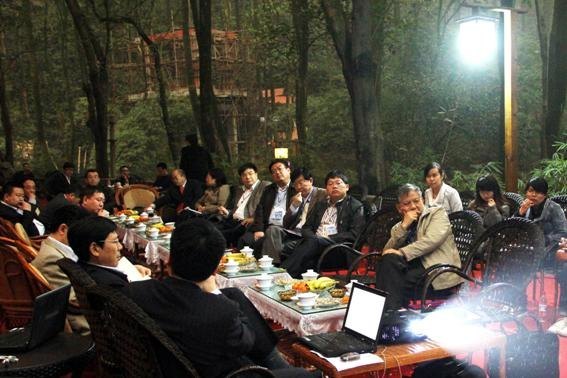 “高校经济学学术前沿研讨会”在重庆工商大学举行