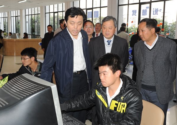 副省长谢广祥来黄山学院视察指导工作