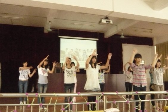 ķѧԺѧУ԰龰ݴԲĻ