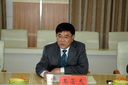 山东省2011年人才工作目标责任制考核组来山东建筑大学进行考核检查