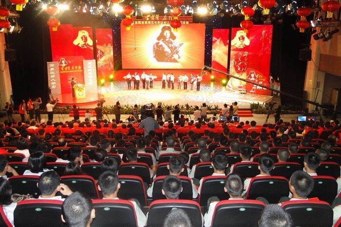 全国道德模范与身边好人现场交流活动在广东珠海举行