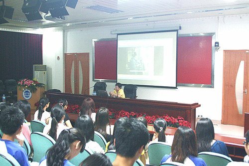 ýרУͬѧǳ̸ʱڴý뷢չ