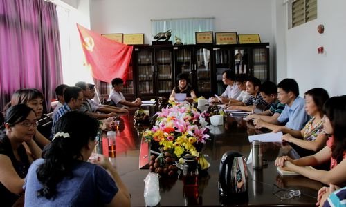 李韶春副书记到中文系调研指导“丰湖党旗红”书记项目进展情况