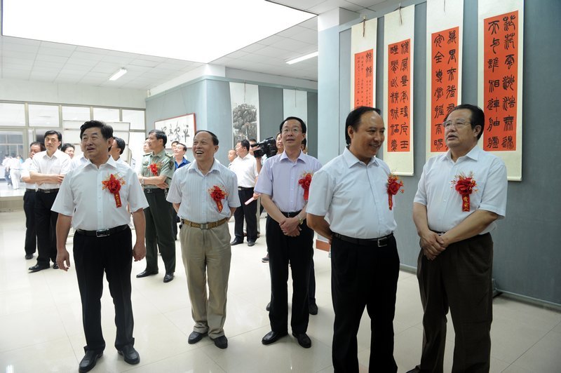 全市安全文化书画摄影展在滨州学院举办