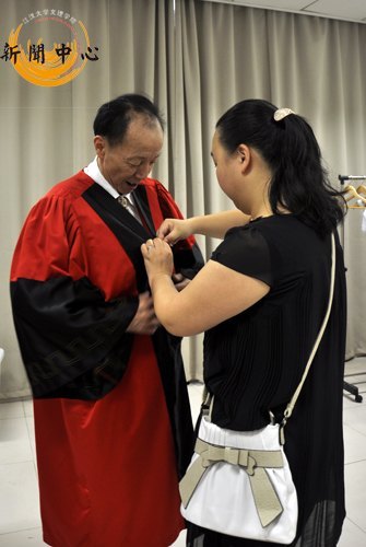 【组图】江汉大学文理学院2012届毕业典礼暨学士学位授予仪式花絮