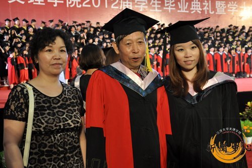 【组图】江汉大学文理学院2012届毕业典礼暨学士学位授予仪式花絮