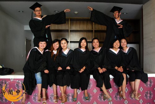 【组图】江汉大学文理学院2012届毕业典礼暨学士学位授予仪式花絮