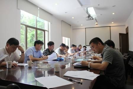 学校召开食品卫生安全工作会议