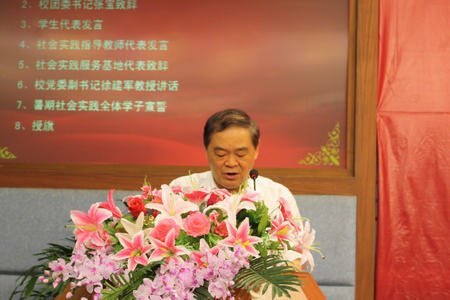 596支团队万名学子奔赴各地开展暑期社会实践