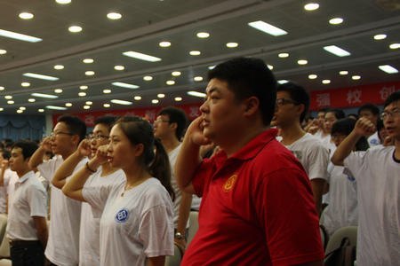 596支团队万名学子奔赴各地开展暑期社会实践