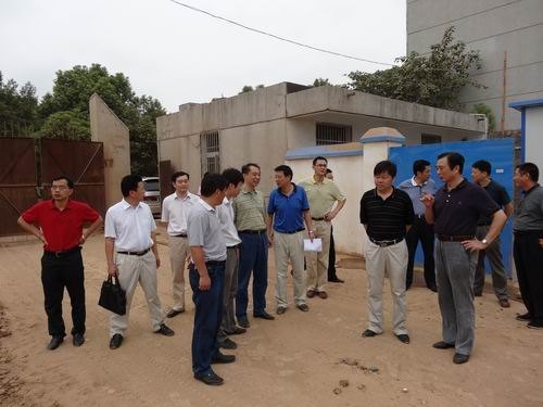 校长刘德富带队检查开学前基建及维修工作