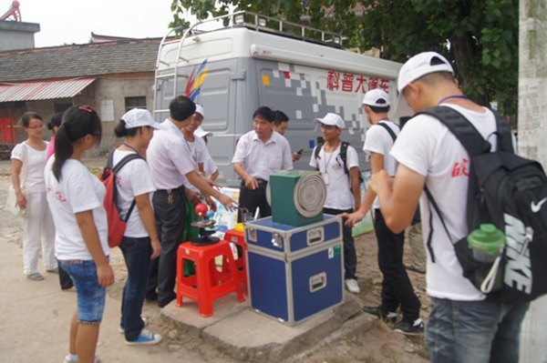 皖西学院领导看望“三下乡”学生
