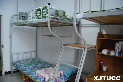 遵守铁的军队纪律,培养优秀人格品质