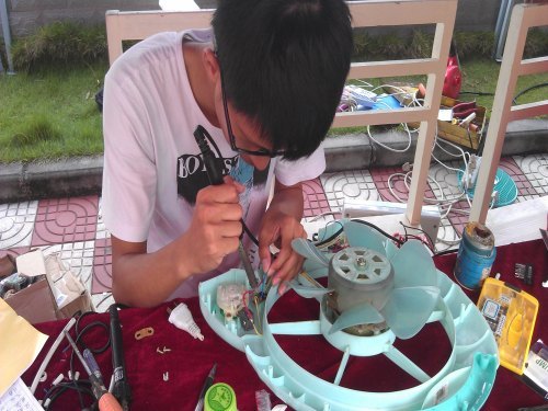 жʦ ־ԸжҸ쳵У԰