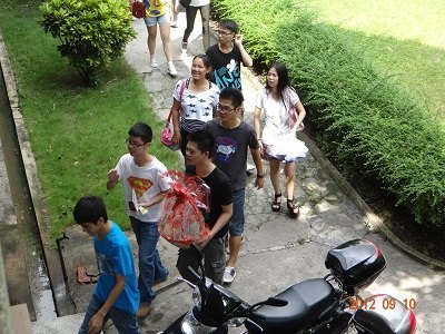 温馨教师节 浓浓师生情——经管学院学生开展教师节送祝福活动