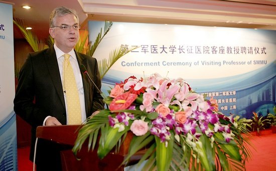 ڶҽѧҽԺ¡ؾƸӢŴѧJonathan Gillardڵƿʽ