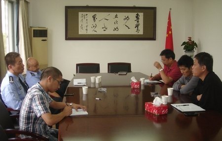 市警卫局领导来校检指导查维稳工作