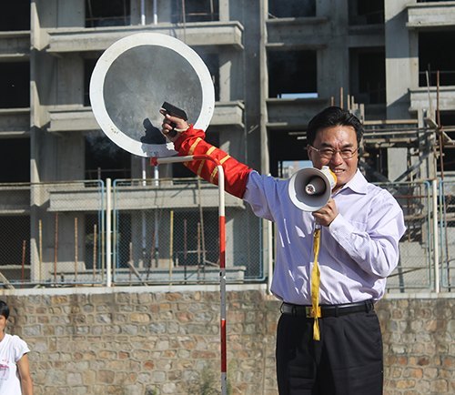 燕山大学里仁学院举办第八届学生运动会