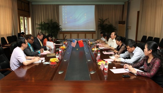 ѧУKeith LambһзʳݹѧԺ