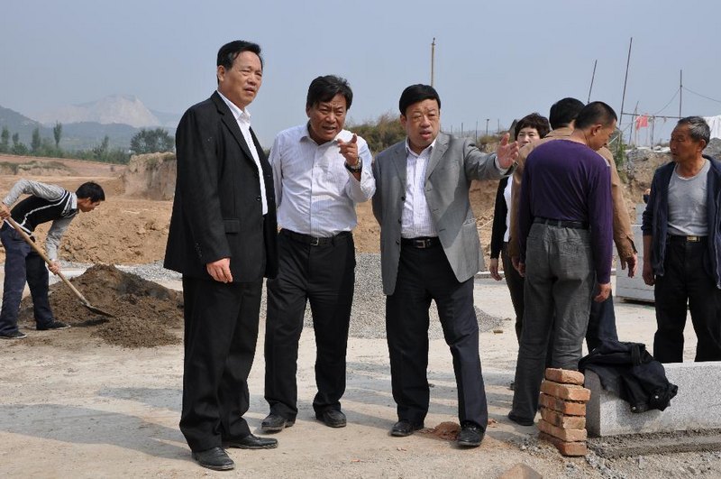 校领导深入在建工地考察指导工作