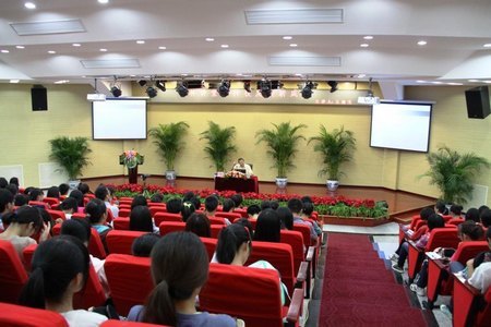 北林讲堂聚焦我国科技发展新成就