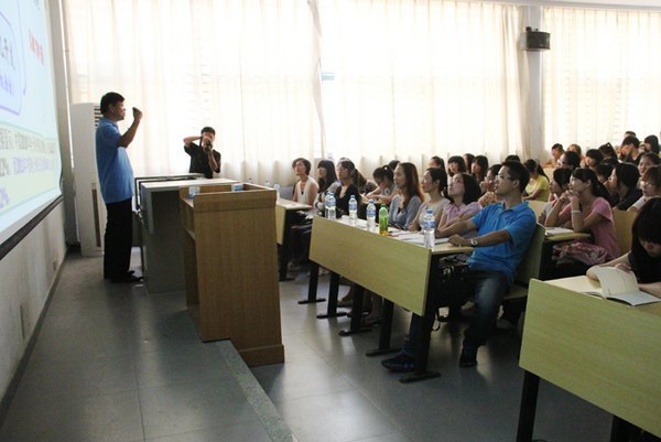 华中科技大学品牌传播专家舒咏平教授到武汉工程大学讲学