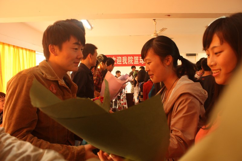 ϿѧƼѧԺСŮںʡУѧٴѼ