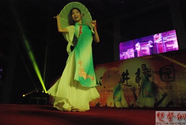 ϾѧԺУ԰߽չ㲥Ӵѧ