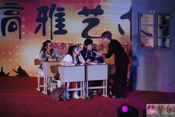 ϾѧԺУ԰߽չ㲥Ӵѧ