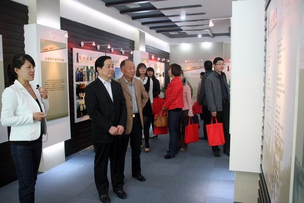 ֣ݽͨѶԱְ֣ҵѧԺٿ