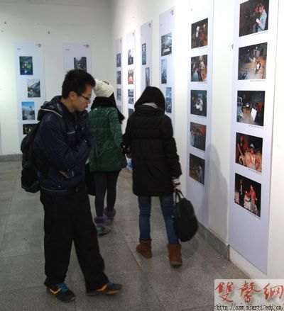 迎百年校庆摄影作品展在设计学院图书馆展厅举行