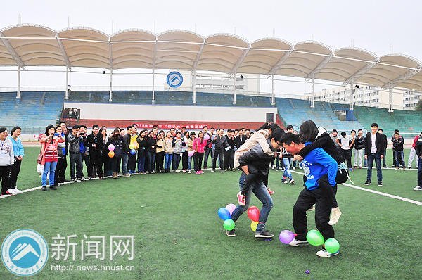 学生自理委员会成功举办“春日暖阳 樱花绽放”户外活动