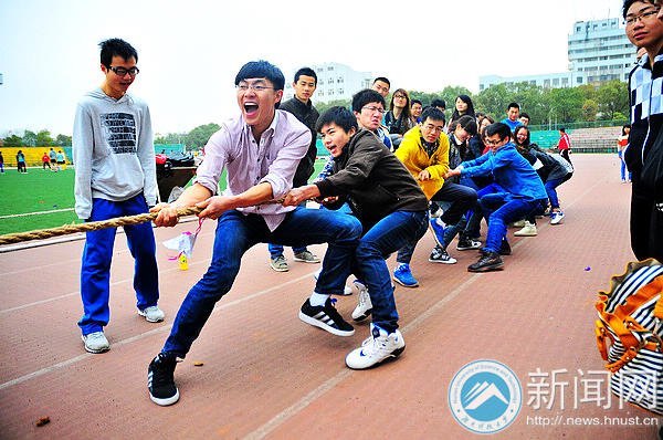 学生自理委员会成功举办“春日暖阳 樱花绽放”户外活动