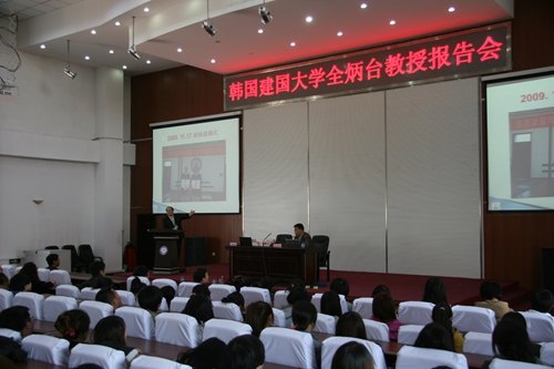 点击图片查看详情 吉林省农业人口_浑江区农技人员走村入户查看苗情(3)