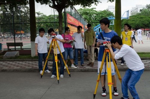 建筑工程学院成功举办第二届“南方测绘杯”测绘大赛