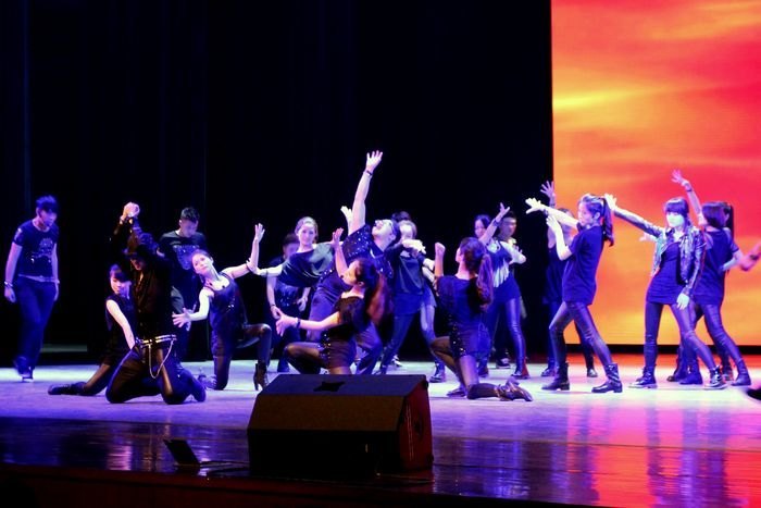 原创歌舞剧讲述自己的传奇 π组合演绎励志版“致青春”