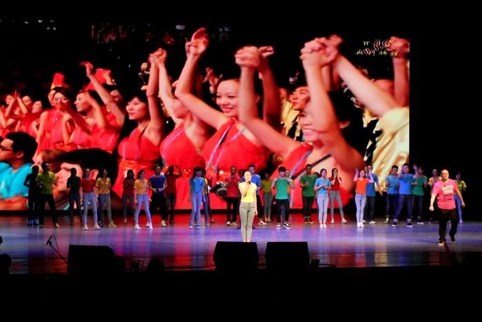 原创歌舞剧讲述自己的传奇 π组合演绎励志版“致青春”