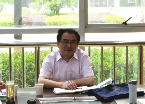 党委副书记田辉玉到学工部、校团委作党的十八大精神辅导报告