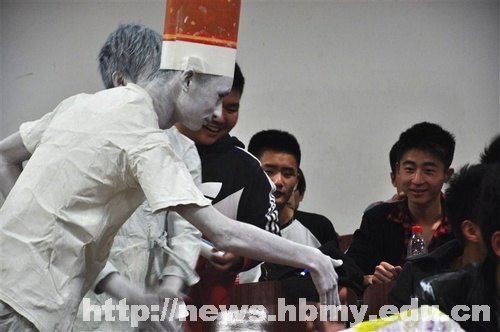 人体雕塑行为艺术展 宣传美丽中国梦