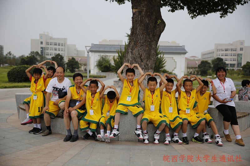 ��Ҧ����־Ը�� ���� Сѧ�����Ӱ��һ��