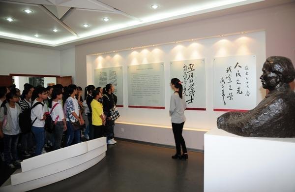 开学第一课:认真学习“特立文化”