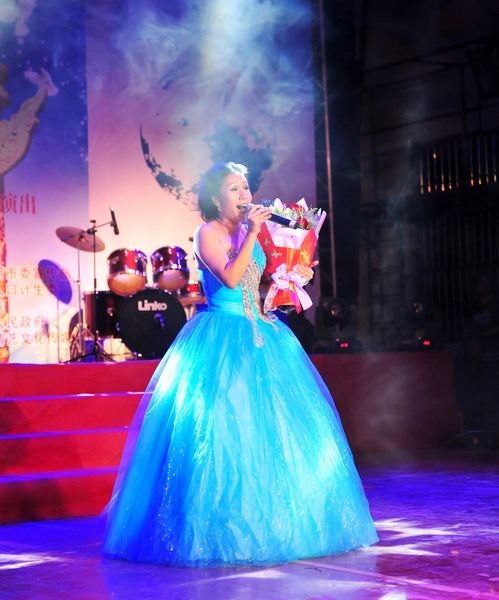 三明市人口文化艺术团走进三明学院慰问演出