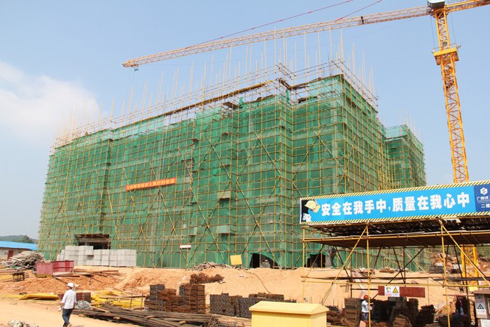 广西师范学院五合校区学生食堂主体结构封顶