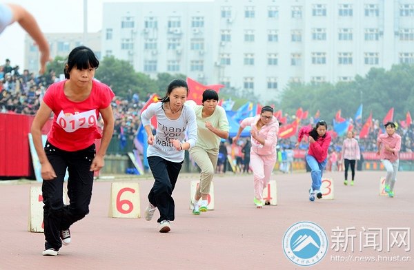 【赛事直通车】200米弯道重洗“顺序牌”