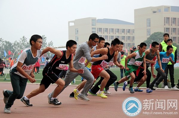 【赛事直通车】800米紧追不舍 男子乙组破纪录