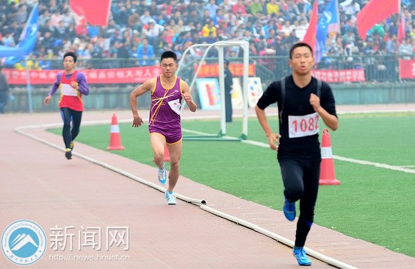 【赛事直通车】800米紧追不舍 男子乙组破纪录