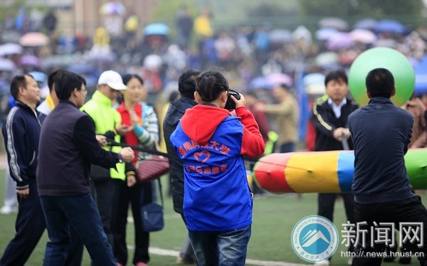 У˻ӵ㡿 ɫ־Ը  ػУ