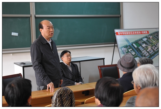 “老年节”离退休人员参观新校区