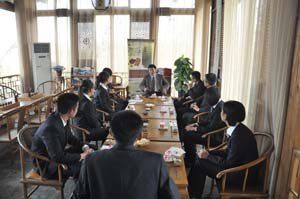 Ҷ׷ͤ  Ʒ̸ְҵΡھڡͤԲĻ